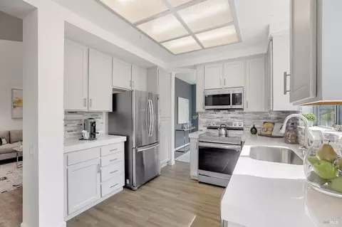 Kitchen - 94 Del Sur St, Vallejo, CA 94591 photo 1 of 4