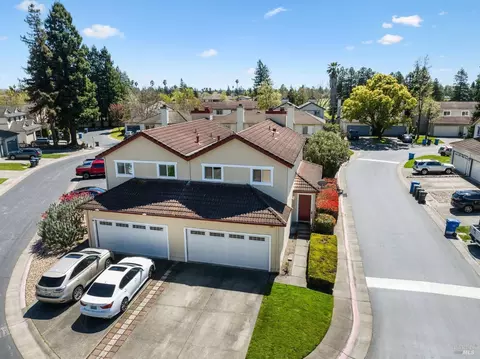 28 Feeney Dr, Rohnert Park, CA 94928