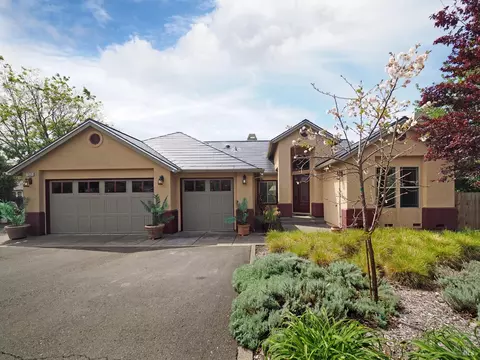 1938 William Dr, Penngrove, CA 94951