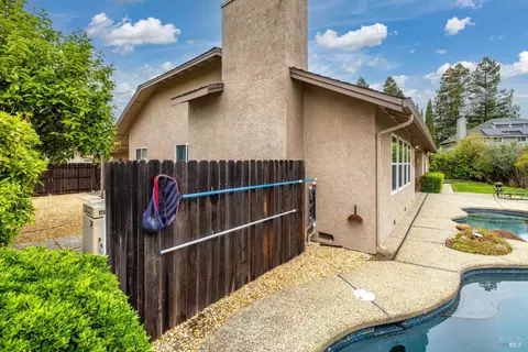 Exterior - 920 Monique Way, Dixon, CA 95620 photo 17 of 34