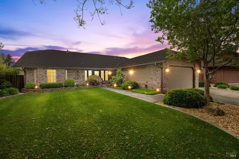 920 Monique Way, Dixon, CA 95620