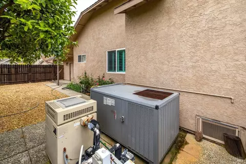 Exterior - 920 Monique Way, Dixon, CA 95620 photo 18 of 34