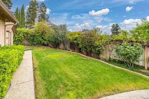 Exterior - 920 Monique Way, Dixon, CA 95620 photo 11 of 34