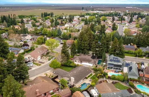 View/Area - 920 Monique Way, Dixon, CA 95620 photo 5 of 6