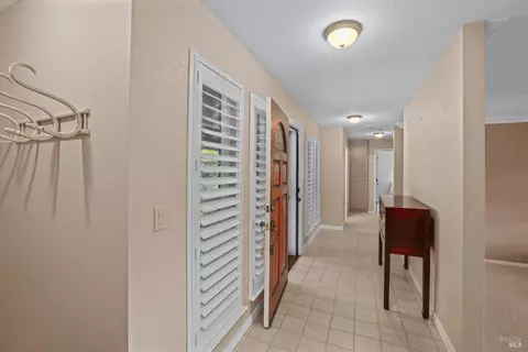 Entry Way - 920 Monique Way, Dixon, CA 95620 photo 2 of 3