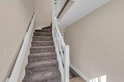 Entry Way - 122 Calhoun St, Vallejo, CA 94590 photo 1 of 1