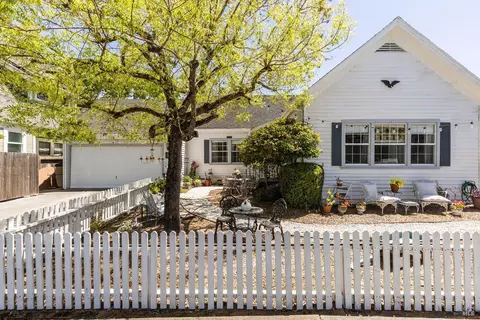 515 C St, Petaluma, CA 94952 photo 2