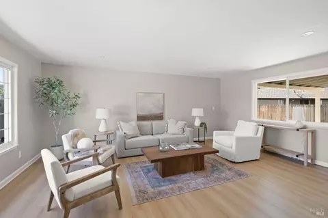 Living - 290 S 8th St, Dixon, CA 95620 photo 2 of 4