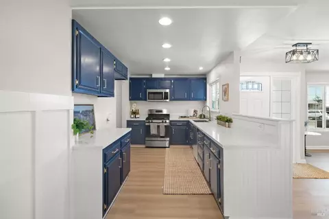 Kitchen - 290 S 8th St, Dixon, CA 95620 photo 3 of 3