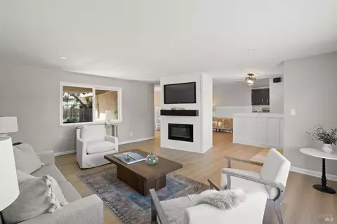 Living - 290 S 8th St, Dixon, CA 95620 photo 3 of 4