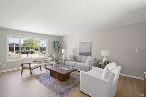 Living - 290 S 8th St, Dixon, CA 95620 photo 1 of 4