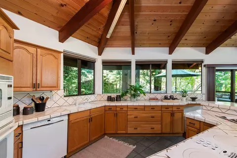 Kitchen - 11046 Golf Ct, Monte Rio, CA 95462 photo 2 of 2