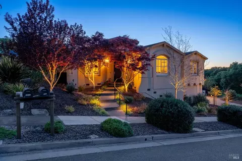 1011 Aleppo Dr, Santa Rosa, CA 95409
