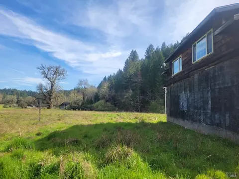 10681 Hearst Rd, Willits, CA 95490 photo 2