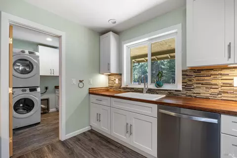 Kitchen - 46250 Iversen Dr, Gualala, CA 95445 photo 3 of 6