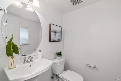 Bath - 230 Heritage Ln, Dixon, CA 95620 photo 1 of 6