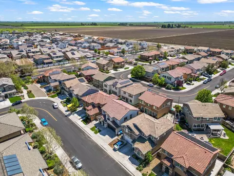 View/Area - 230 Heritage Ln, Dixon, CA 95620 photo 2 of 2
