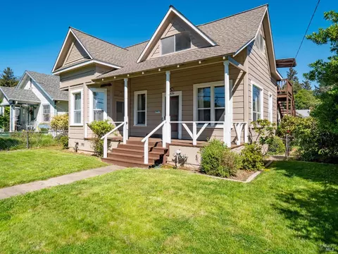 626 Grove Ave, Ukiah, CA 95482