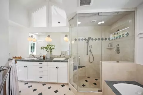 Bath - 95 Eldridge Ave, Mill Valley, CA 94941 photo 2 of 6