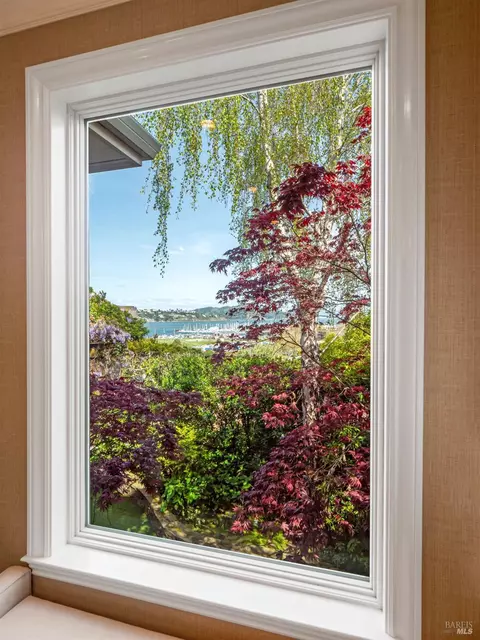 Entry Way - 112 Filbert Ave, Sausalito, CA 94965 photo 2 of 2