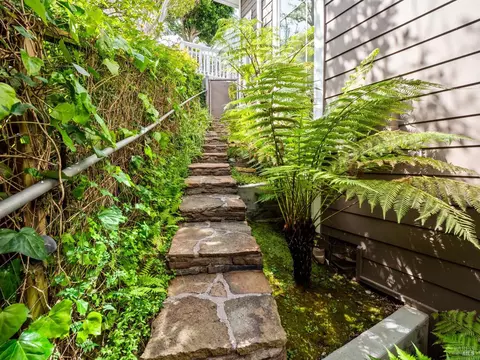 Exterior - 112 Filbert Ave, Sausalito, CA 94965 photo 5 of 9