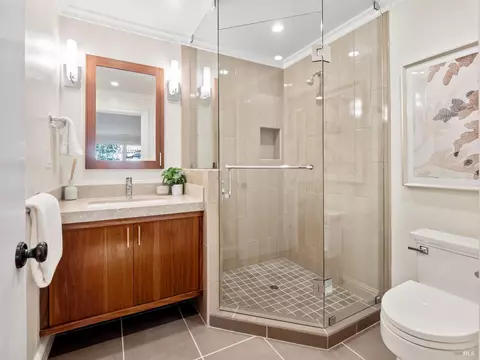 Bath - 112 Filbert Ave, Sausalito, CA 94965 photo 6 of 7