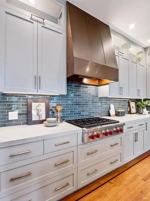 Kitchen - 112 Filbert Ave, Sausalito, CA 94965 photo 5 of 7