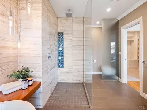 Bath - 112 Filbert Ave, Sausalito, CA 94965 photo 3 of 7