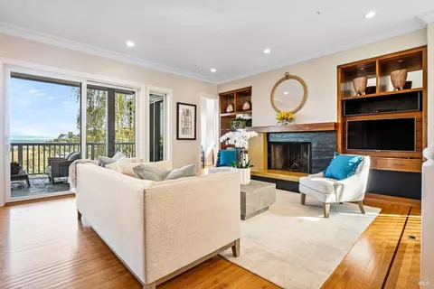 Living - 112 Filbert Ave, Sausalito, CA 94965 photo 3 of 5