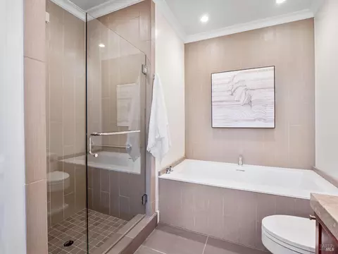 Bath - 112 Filbert Ave, Sausalito, CA 94965 photo 4 of 7