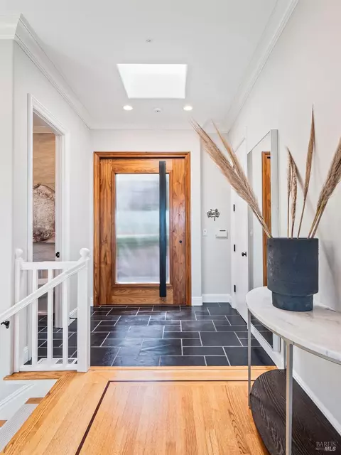 Entry Way - 112 Filbert Ave, Sausalito, CA 94965 photo 1 of 2
