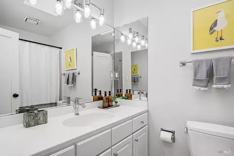 Bath - 87 Paseo Way, Greenbrae, CA 94904 photo 3 of 3