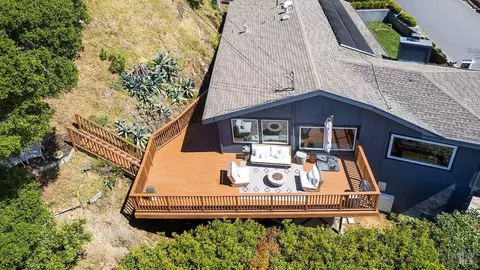 Exterior - 87 Paseo Way, Greenbrae, CA 94904 photo 16 of 19