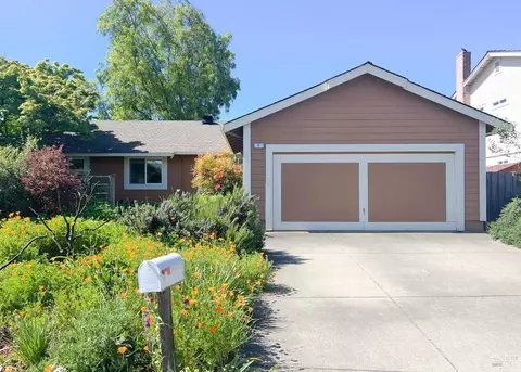 6 Weatherby Ct, Petaluma, CA 94954