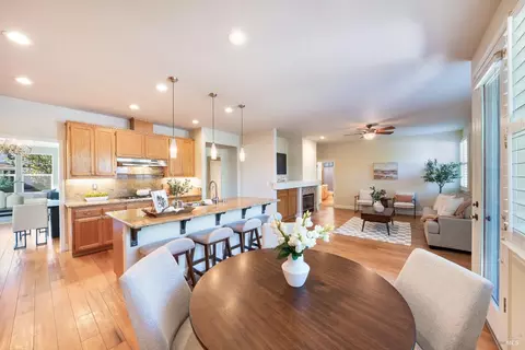 Dining - 1244 Pedroncelli Dr, Windsor, CA 95492 photo 3 of 4