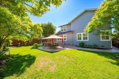 Exterior - 1244 Pedroncelli Dr, Windsor, CA 95492 photo 9 of 11