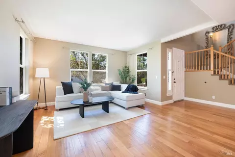 Living - 1244 Pedroncelli Dr, Windsor, CA 95492 photo 2 of 8