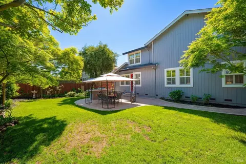 Exterior - 1244 Pedroncelli Dr, Windsor, CA 95492 photo 8 of 11