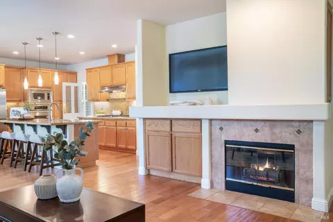Living - 1244 Pedroncelli Dr, Windsor, CA 95492 photo 7 of 8