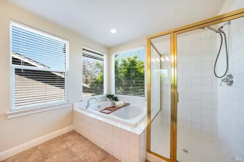Bath - 1244 Pedroncelli Dr, Windsor, CA 95492 photo 4 of 5