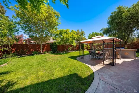 Exterior - 1244 Pedroncelli Dr, Windsor, CA 95492 photo 11 of 11