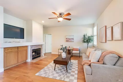 Living - 1244 Pedroncelli Dr, Windsor, CA 95492 photo 5 of 8