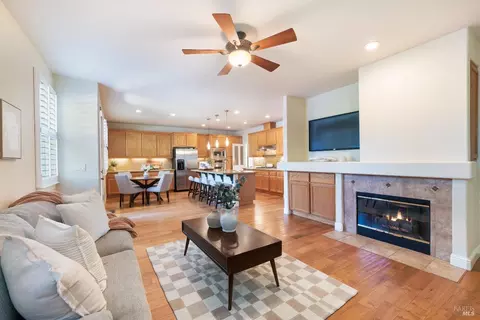 Living - 1244 Pedroncelli Dr, Windsor, CA 95492 photo 6 of 8