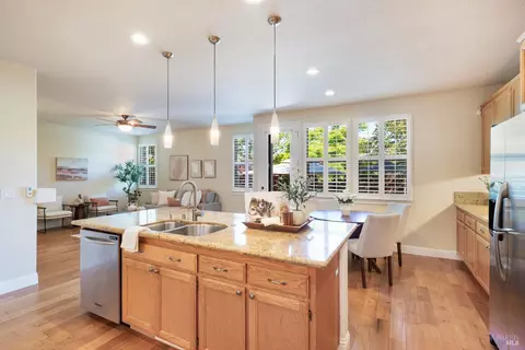 Kitchen - 1244 Pedroncelli Dr, Windsor, CA 95492 photo 4 of 6
