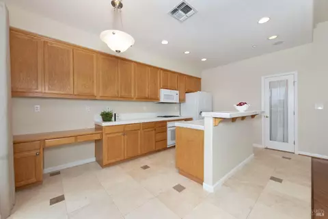 Kitchen - 2917 Lakefront Ct, Fairfield, CA 94533 photo 1 of 4