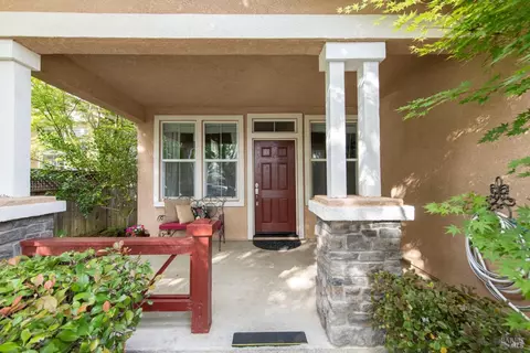 Exterior - 2917 Lakefront Ct, Fairfield, CA 94533 photo 5 of 13
