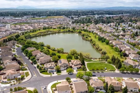 View/Area - 2917 Lakefront Ct, Fairfield, CA 94533 photo 8 of 9