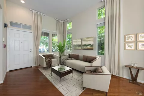 Living - 2917 Lakefront Ct, Fairfield, CA 94533 photo 2 of 6