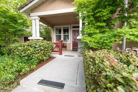 Exterior - 2917 Lakefront Ct, Fairfield, CA 94533 photo 11 of 13
