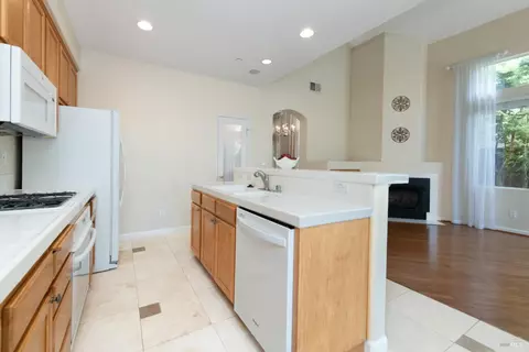 Kitchen - 2917 Lakefront Ct, Fairfield, CA 94533 photo 2 of 4